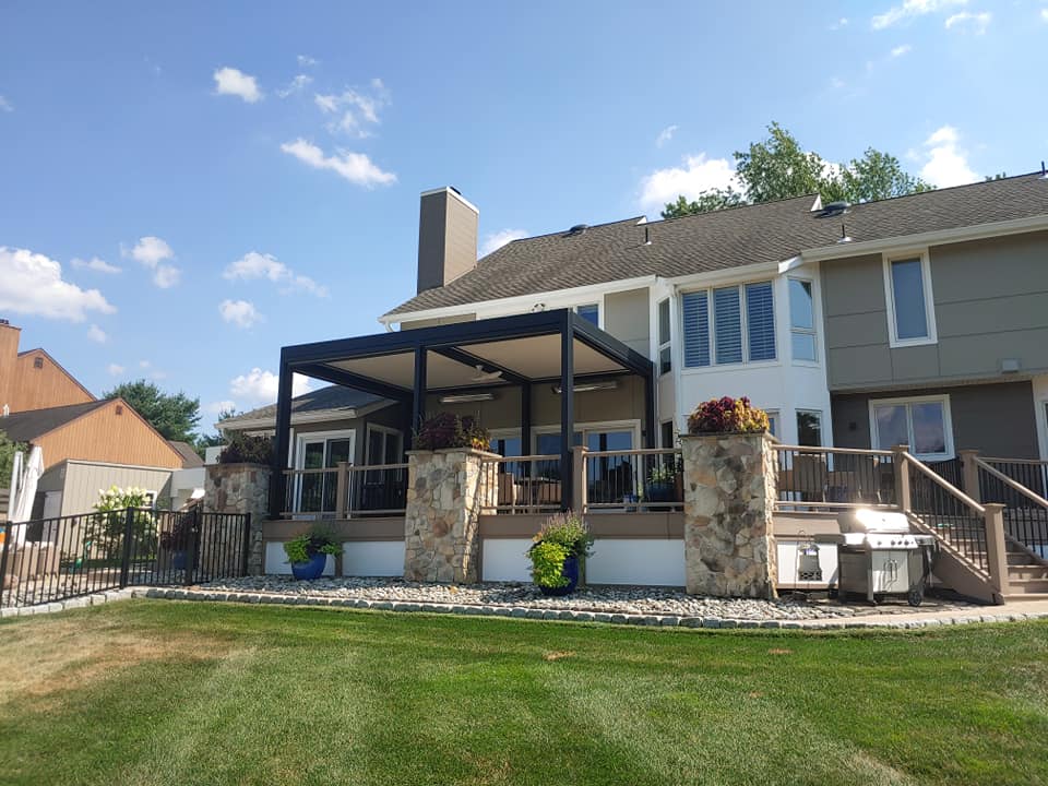 KPI modern deck We build custom decks for homes in Pennsylvania and New Jersey.